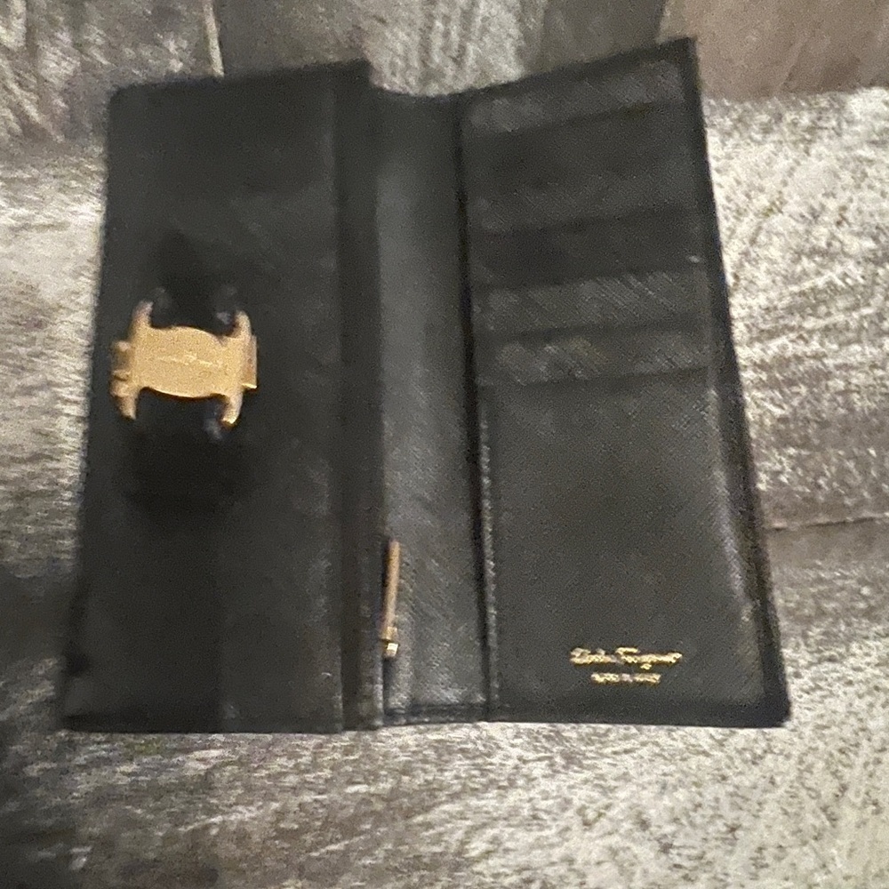 Salvatore Ferragamo Wallet GUC - Picture 2 of 6